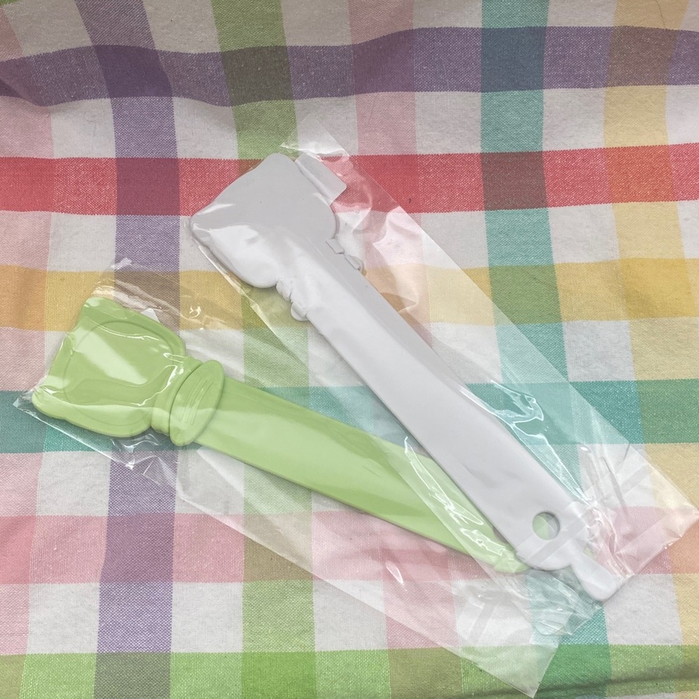Cat Strip Squeeze Spoon Set of 2 - Picture 2 of 5